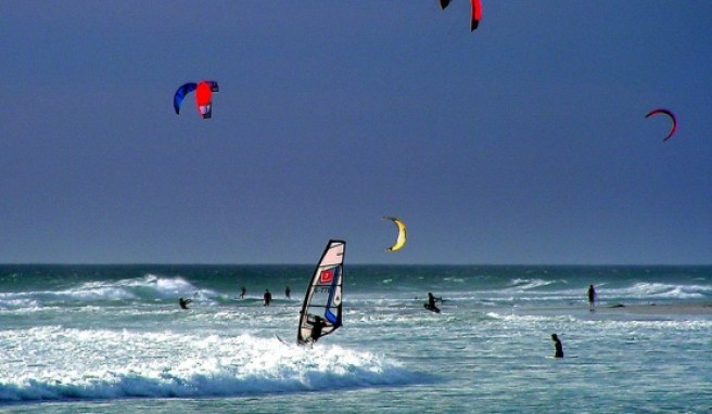 Auf Fuerteventura kommen Surfcracks und Anfänger auf ihre Kosten.##Foto: flickr.com Lollie-Pop Auf Fuerteventura kommen Surfcracks und Anfänger auf ihre Kosten.